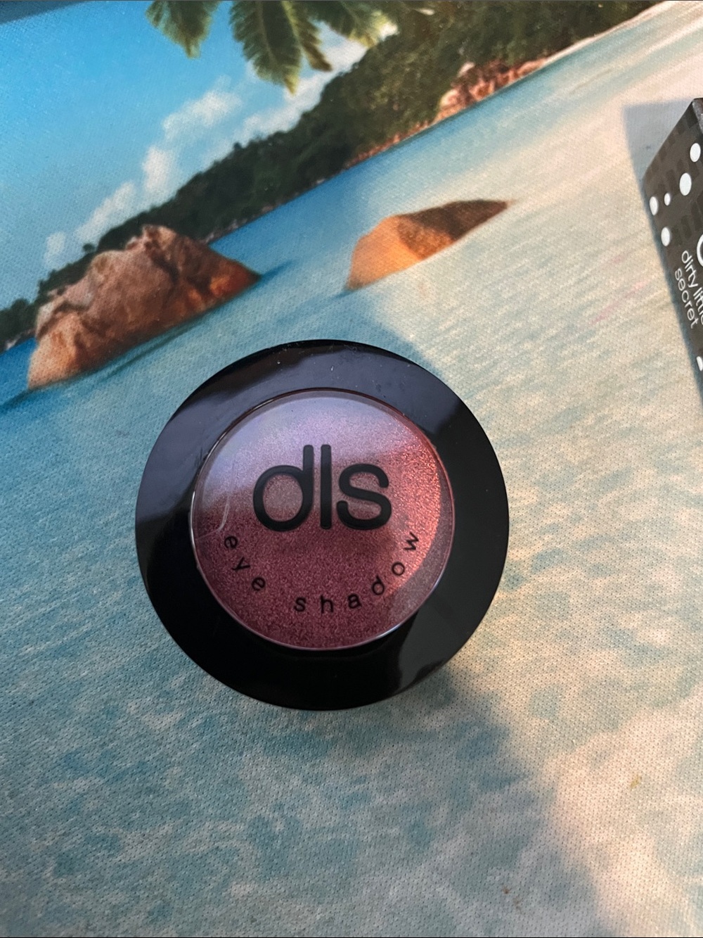 Sangria Rose-Purple Shimmer Eyeshadow